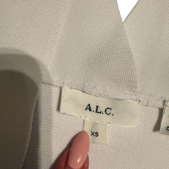 A.L.C. Size XS Lia Rib Knit Crop Tank Top White Coastal Clean Girl Minimalist - Picture 3 of 11